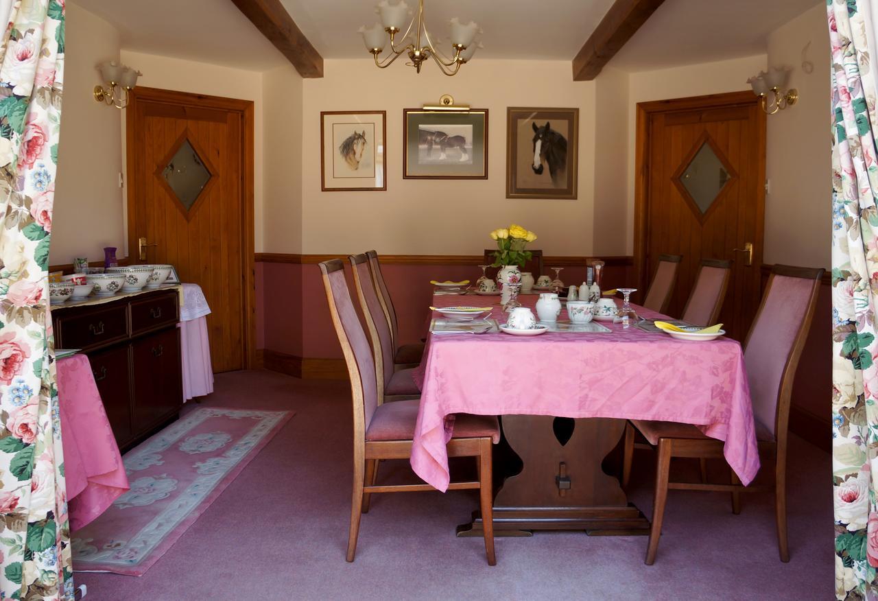 The Olde Barn Bed & Breakfast Lymington Exterior photo